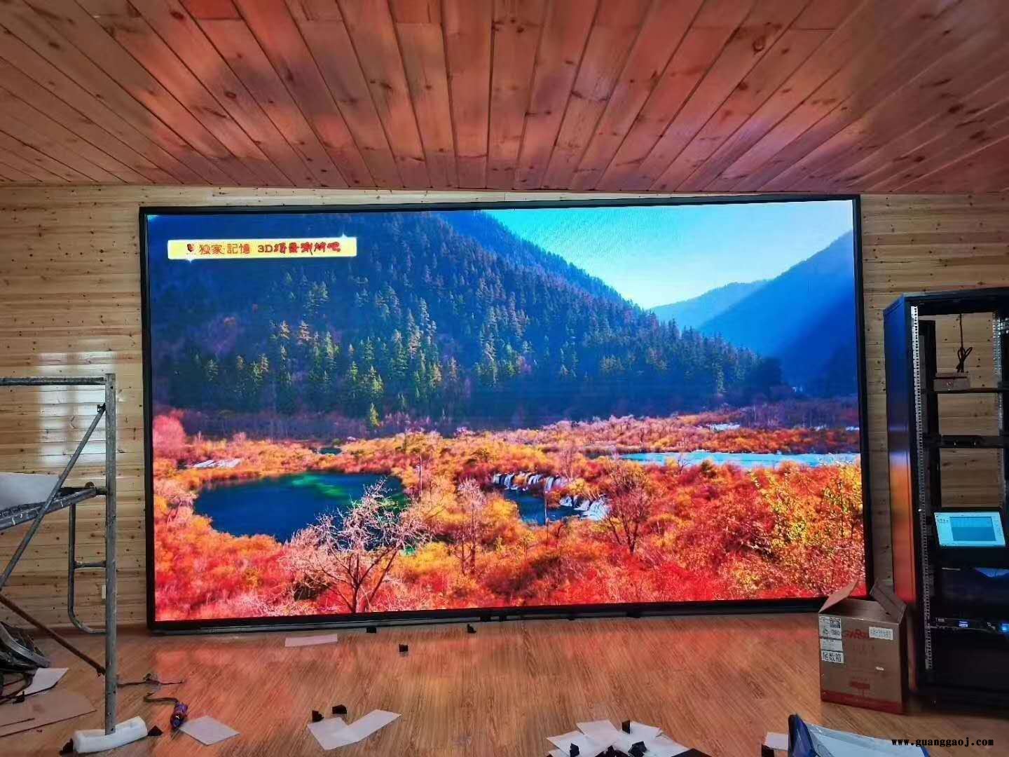 室内led显示屏  P1.667 厂家直销图3