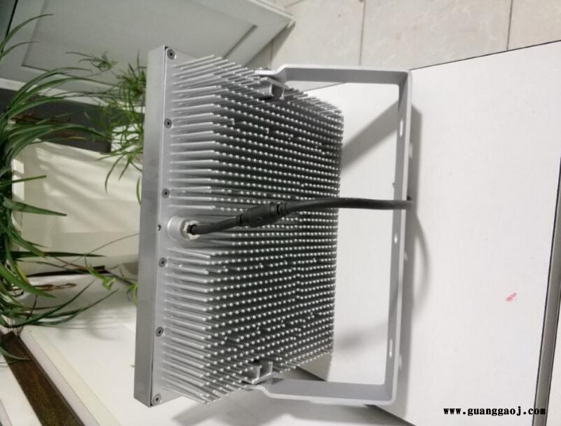 上海亚明亚牌ZY33870W/100W/150W户外广告牌专用LED泛光灯具图3