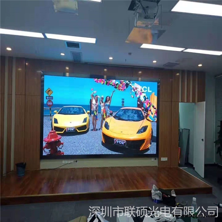 展厅弧形LED电子屏效果 P1.875大厅LED显示屏价格 室内曲面LED背景墙设计方案图1