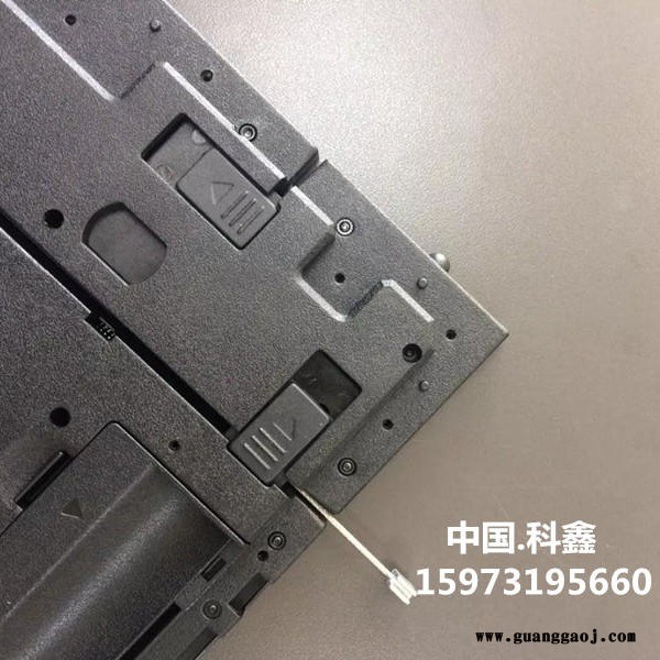 科鑫1.6CM超薄无箱体可折叠 LED显示屏图2