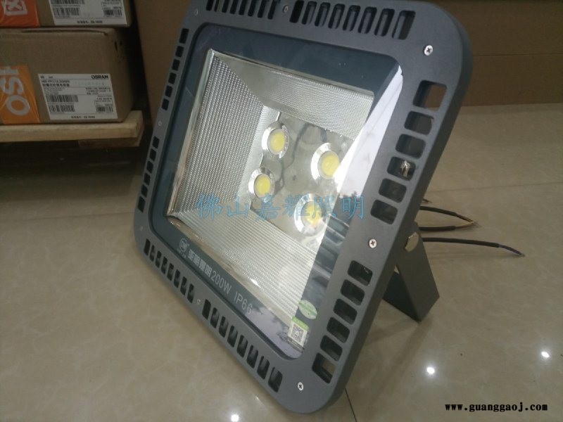 亚明照明200W COB IP65LED泛光灯具图3