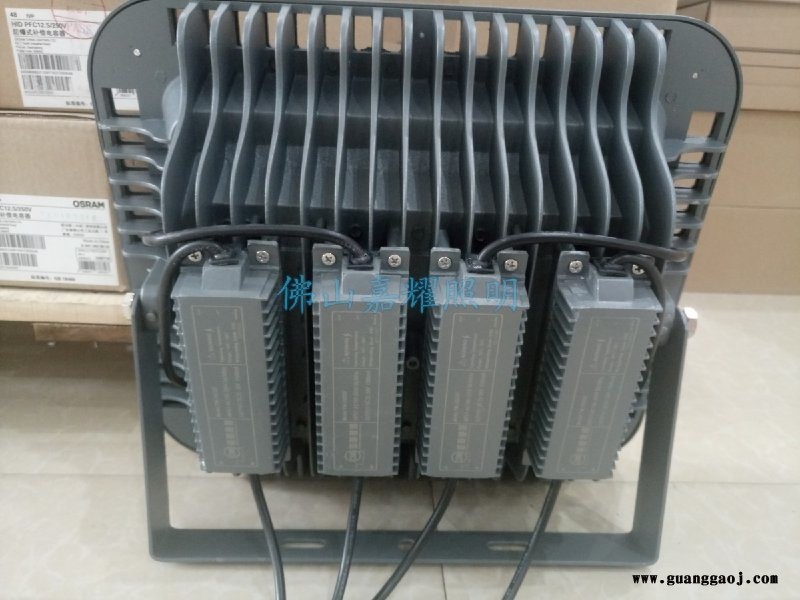 亚明照明200W COB IP65LED泛光灯具图2