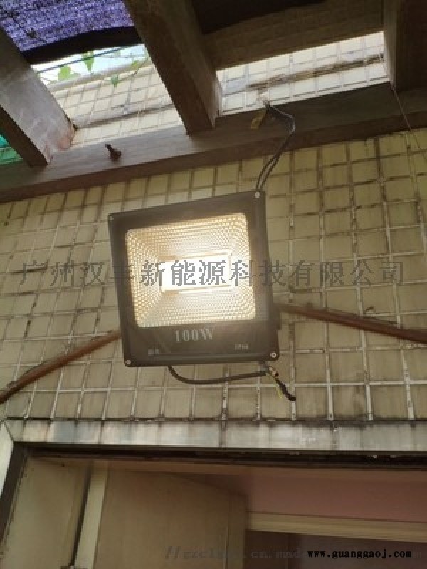 太阳能路灯10W太阳能投光灯太阳能家用庭院灯图5