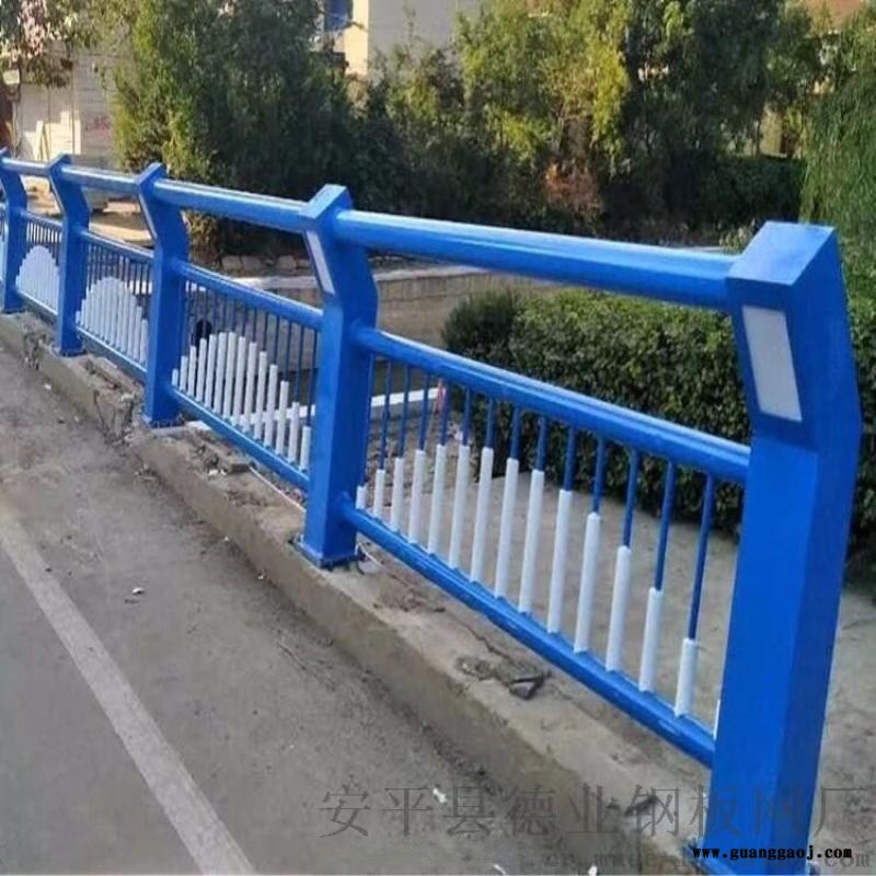 人行道照明栏杆防撞桥梁灯光护栏  交通景观护栏图2