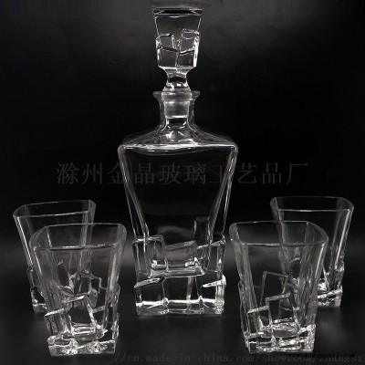 水晶酒樽威士忌水晶酒壶和威士忌酒杯