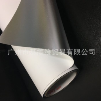 批发供应弱溶剂直喷PVC ，高挺度银底PVC硬片，遮光PVC写真耗材图3