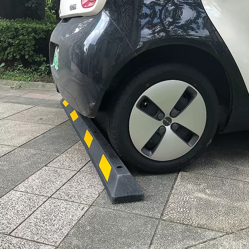 90cm1.65米1.83米2米橡塑车位挡车器橡胶汽车限位器阻车器定位器图3