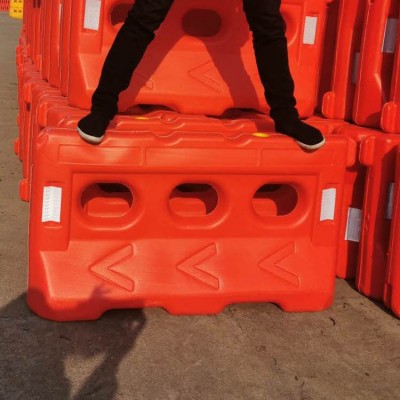 滚塑注水三孔水马护栏 市政施工吹塑围挡 工程施工防撞桶 隔离墩