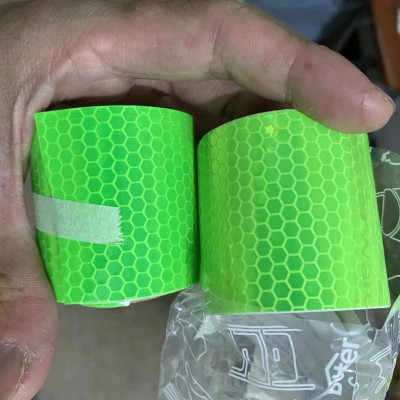 跨境荧光黄草绿5CM*3米电动自行车反光晶格警示防撞贴地下车库