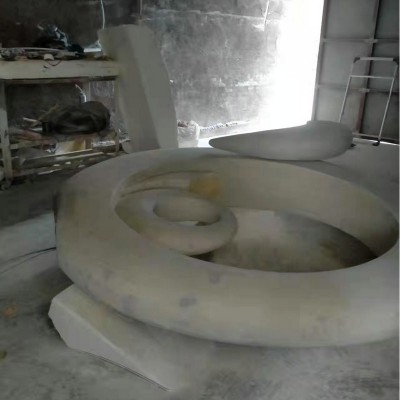 大型水滴形状玻璃钢雕塑 几何造型公园摆件 户外园林摆件多种材质